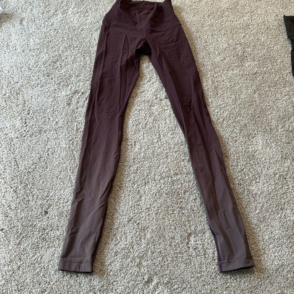 Lululemon Wunder Under size 2 purple gently worn
